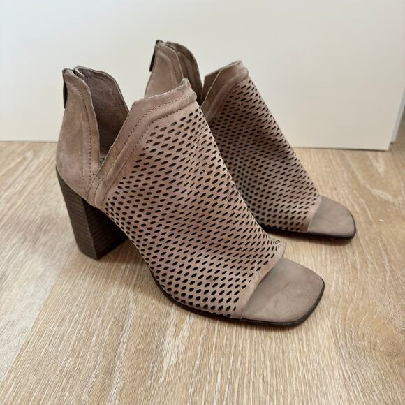 Vince Camuto Katnina Booties - Size 7 - Picture 1 of 7